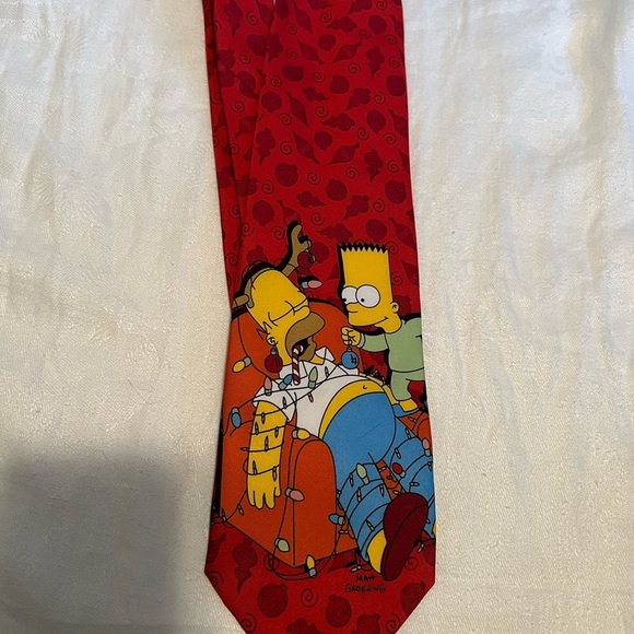 The Simpsons holiday tie from 2005. - Picture 2 of 5